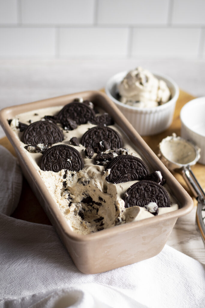 Easy No-Churn Coffee and Oreo Ice Cream - The Petite Whisk